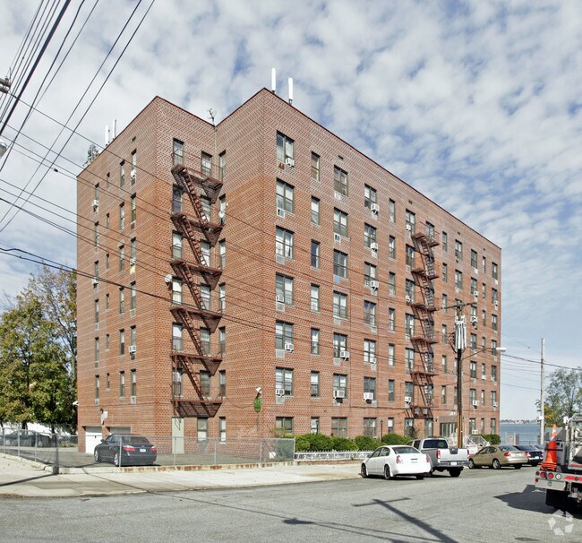3255 Randall Ave Bronx, NY 10465 photo 4