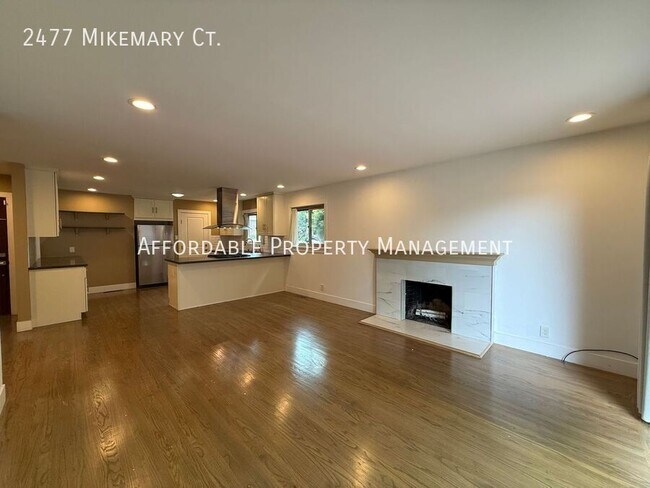 2477 Mikemary Ct photo 4