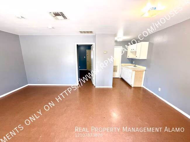 643 W Summit Ave. San Antonio, TX 78212 photo 2