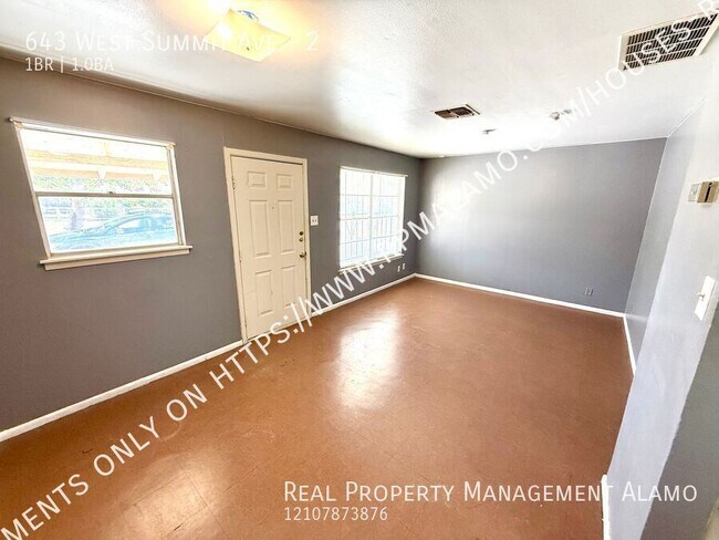 643 W Summit Ave. San Antonio, TX 78212 photo 5