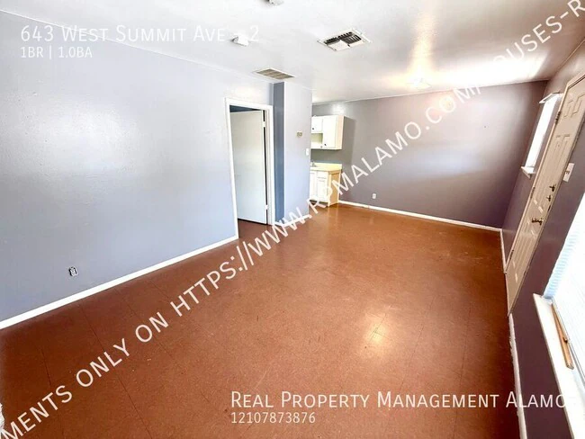 643 W Summit Ave. San Antonio, TX 78212 photo 3