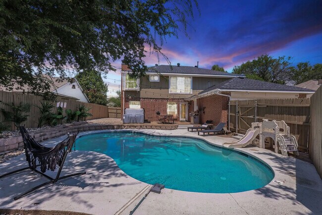 708 Azalea Dr DeSoto, TX 75115 photo 2