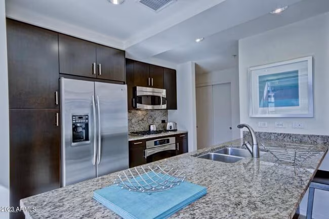 7131 E Rancho Vista Dr Scottsdale, AZ 85251 photo 2