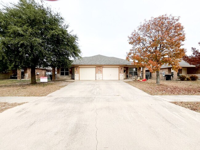 1213 Cinch Dr Killeen, TX 76549 photo 2