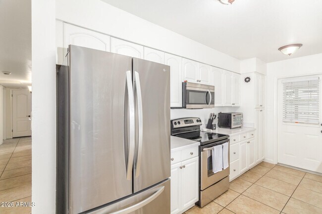 3312 S VENTURA Drive photo 4