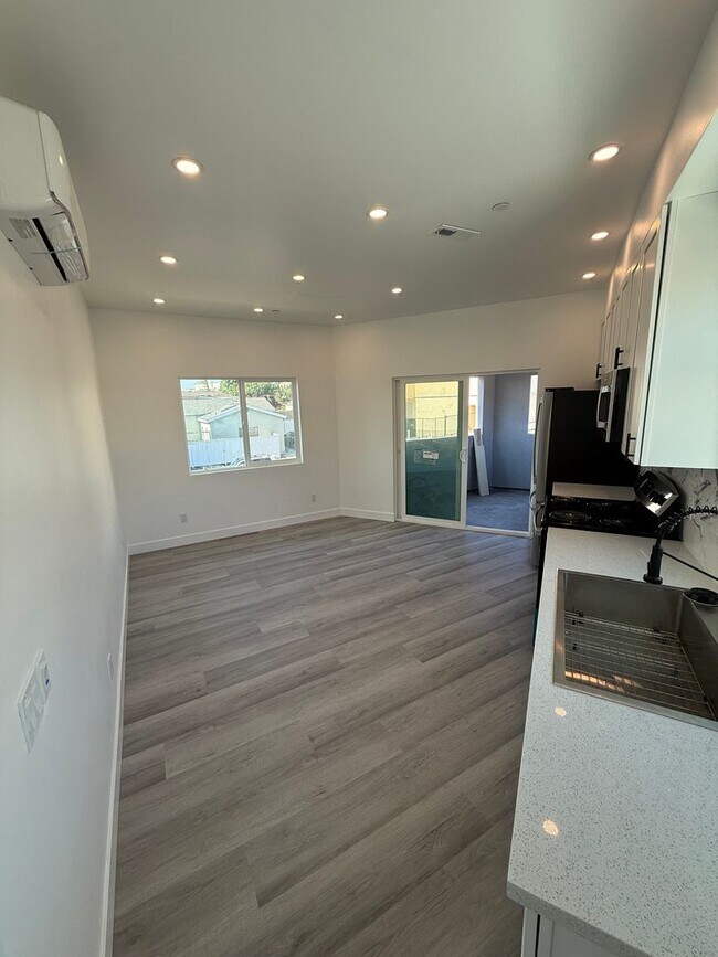 4560 College Ave San Diego, CA 92115 photo 2
