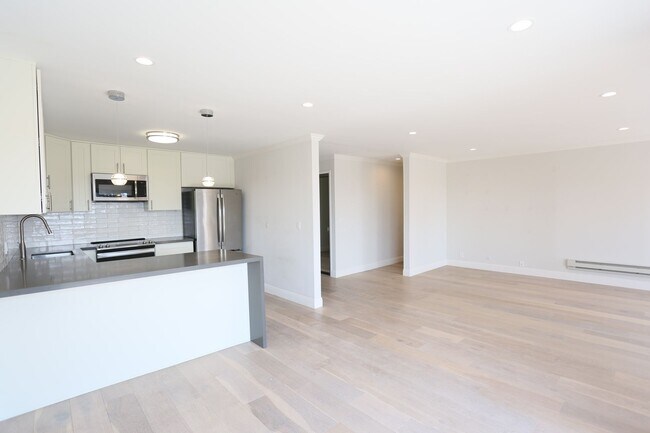 366 Bellevue Ave Oakland, CA 94610 photo 3