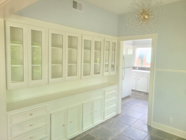 4703 Chenevert St Houston, TX 77004 photo 4