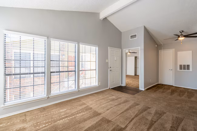 La Prada Place Apartments photo 2