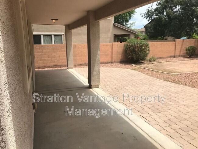 18175 W Smokey Dr Surprise, AZ 85388 photo 4
