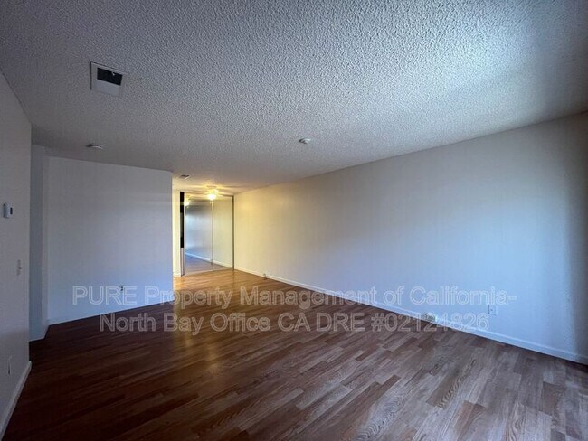 6164 Country Club Dr Rohnert Park, CA 94928 photo 2