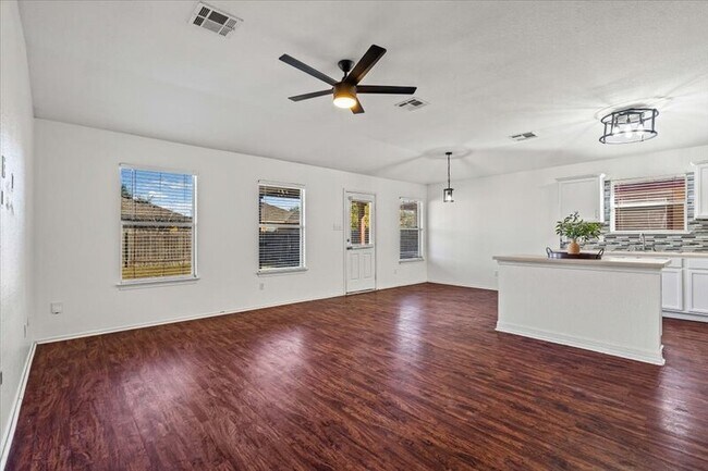 17912 Aleppo Pine Elgin, TX 78621 photo 3