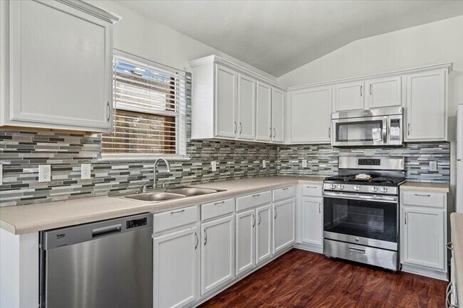 17912 Aleppo Pine Elgin, TX 78621 photo 4