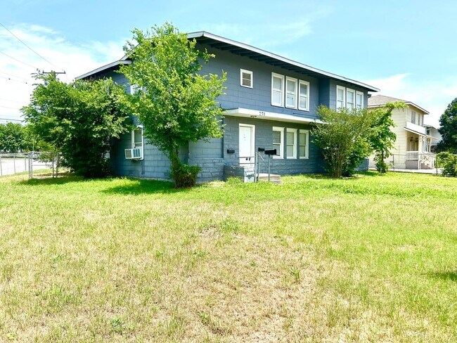 251 Senisa Dr San Antonio, TX 78228 photo 2