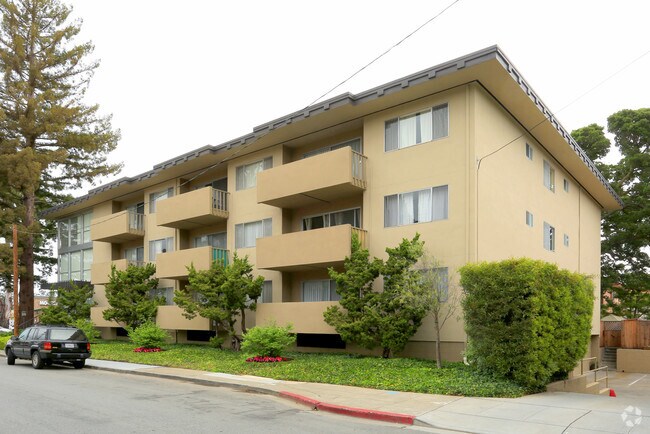 1501 Chapin Av. photo 4