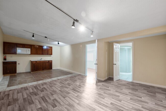 1614 Ryon Street, Houston, TX 77009 photo 3