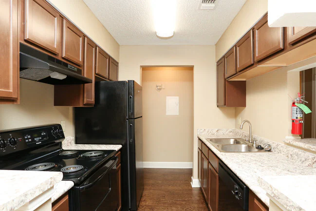 Austin Pointe Apartments photo 3