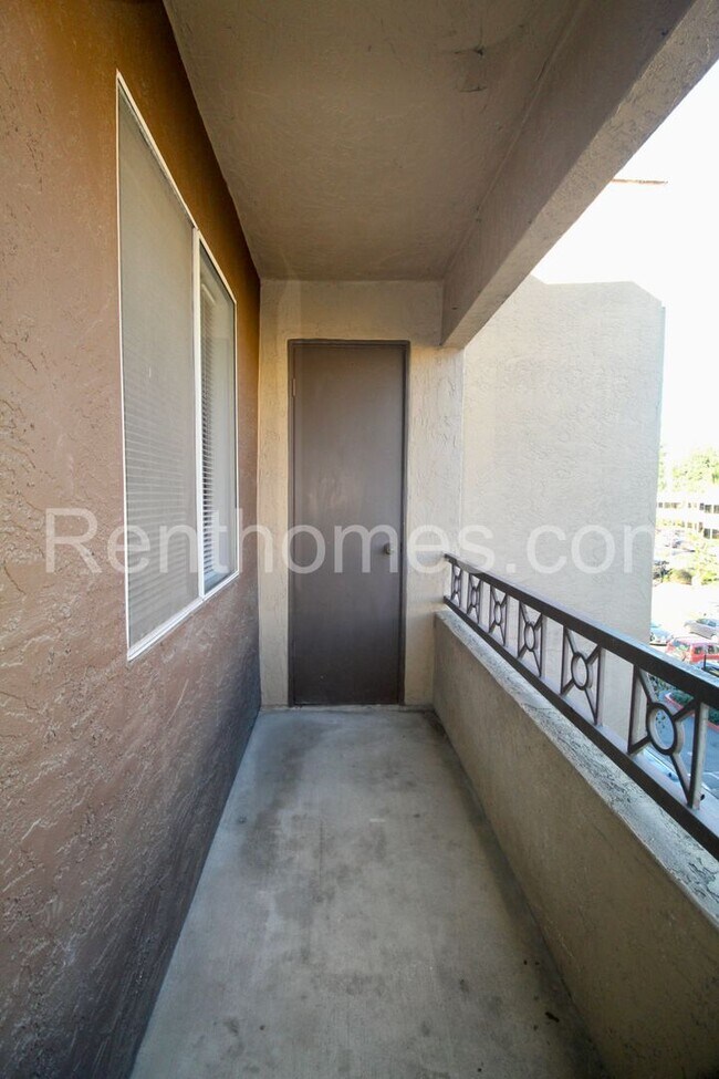 3520 Lebon Dr San Diego, CA 92122 photo 3