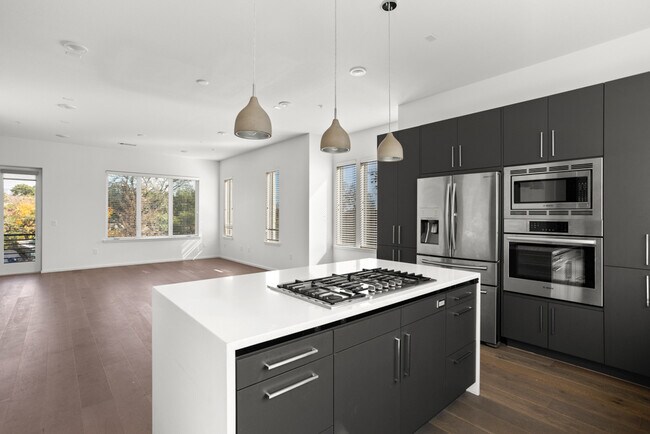 3100 Menchaca Rd Austin, TX 78704 photo 5