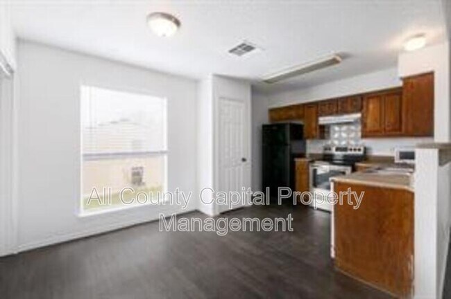 8503 Colony Loop Dr Austin, TX 78724 photo 5