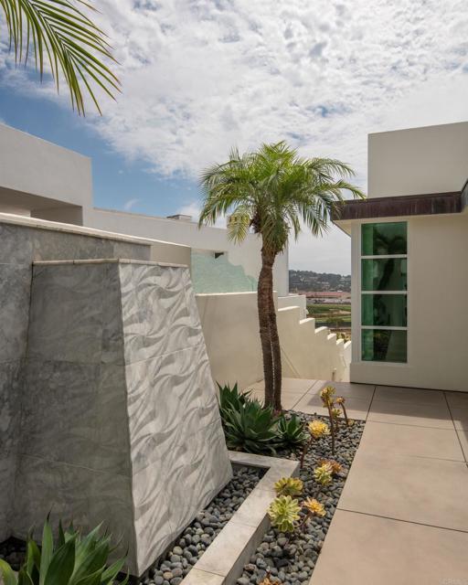 121 Via De La Valle Del Mar, CA 92014 photo 4