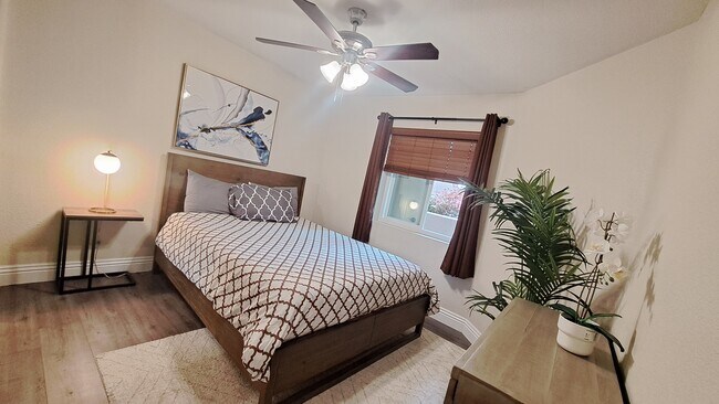 3987 Nobel Dr San Diego, CA 92122 photo 3