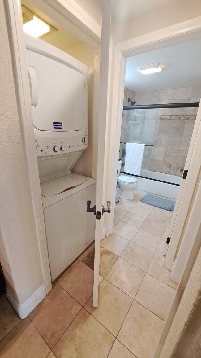 3987 Nobel Dr San Diego, CA 92122 photo 5