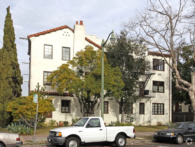 Embassy Apartments photo 2
