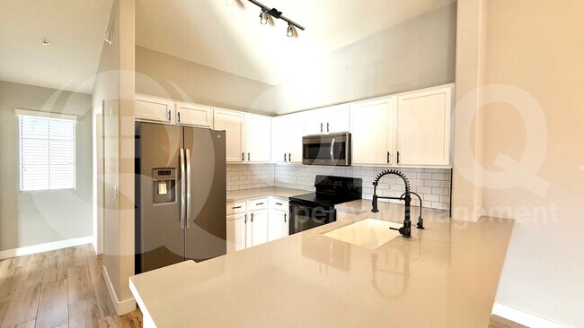 1350 S Greenfield Rd Mesa, AZ 85206 photo 3