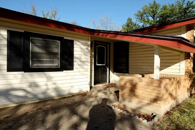 3401 Princeton Drive, Irving, TX 75062 photo 3