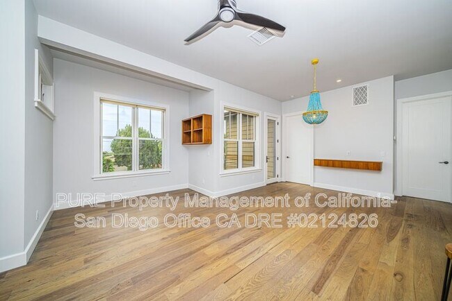 1468 Hunsaker St Oceanside, CA 92054 photo 3