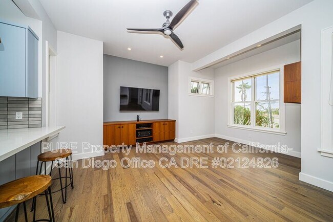 1468 Hunsaker St Oceanside, CA 92054 photo 4