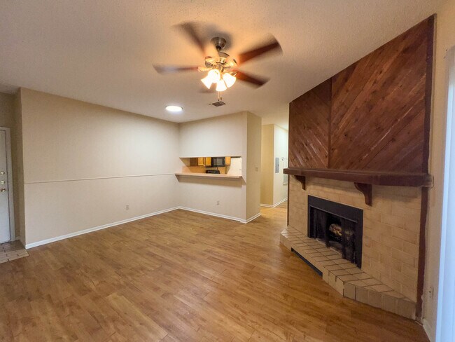 2901 San Jacinto Blvd Austin, TX 78705 photo 3
