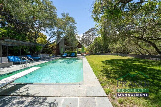 377 Summit Ave Mill Valley, CA 94941 photo 2