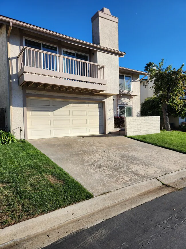 4425 Caminito Pedernal San Diego, CA 92117 photo 2