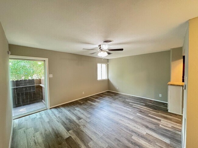 909 Silber Road, Houston, TX 77024 photo 3