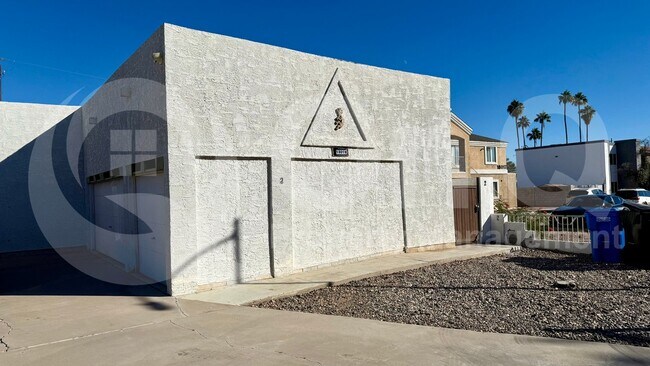 18019 N 40th Pl Phoenix, AZ 85032 photo 3