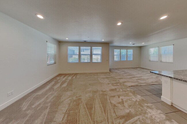 5220 Julia Berger Cir Fairfield, CA 94534 photo 3