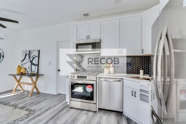 4506 Moraga Ave San Diego, CA 92117 photo 2