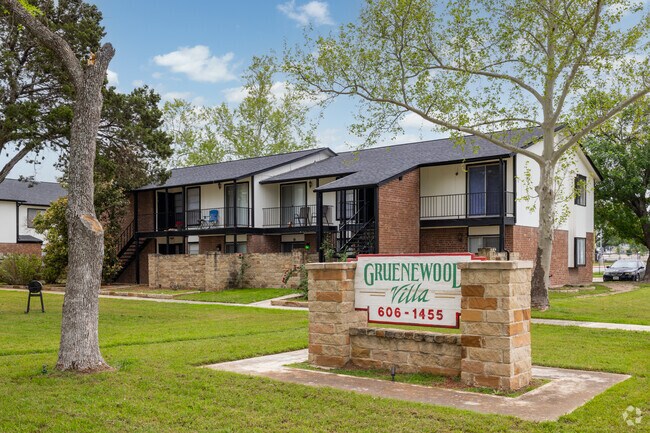 Gruenewood Villa Apartments photo 4