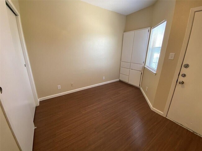 3316 Guadalupe St Austin, TX 78705 photo 5