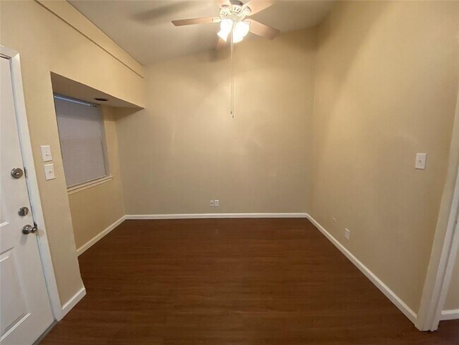 3316 Guadalupe St Austin, TX 78705 photo 2