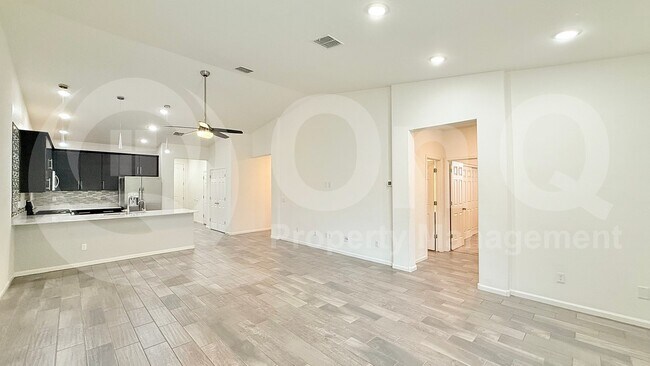 5420 West Desert Hollow Drive, Phoenix, AZ 85083 photo 5
