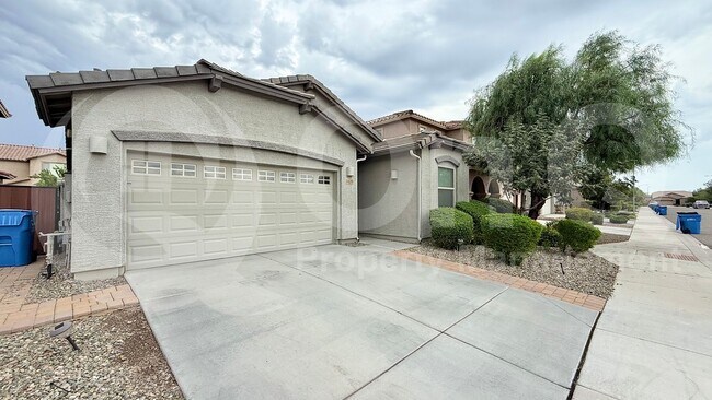 5420 West Desert Hollow Drive, Phoenix, AZ 85083 photo 2