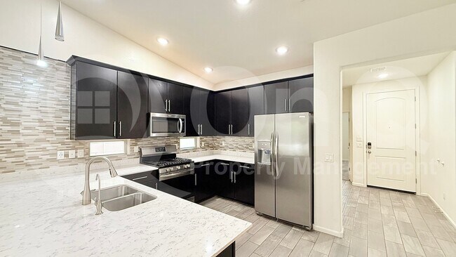5420 West Desert Hollow Drive, Phoenix, AZ 85083 photo 3