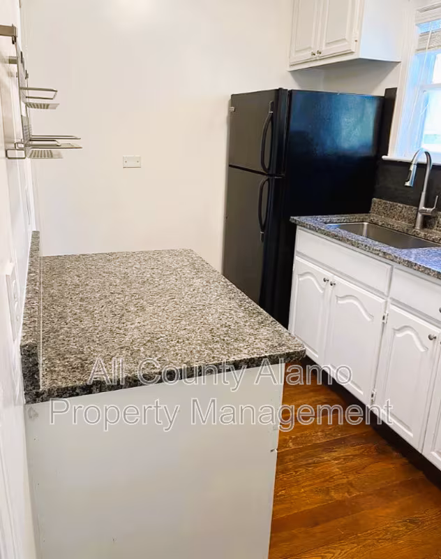 507 Furr Dr San Antonio, TX 78201 photo 3