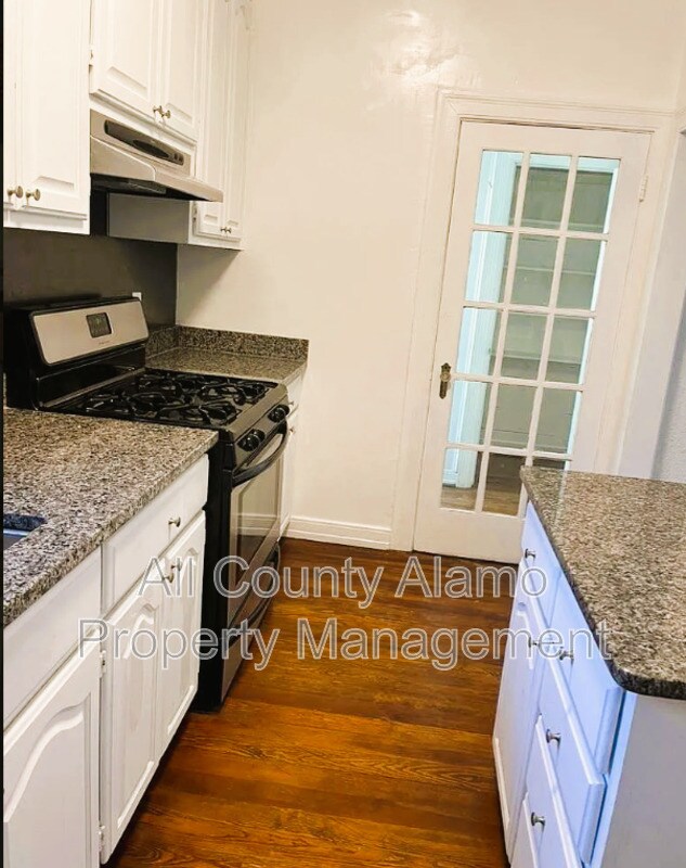 507 Furr Dr San Antonio, TX 78201 photo 4