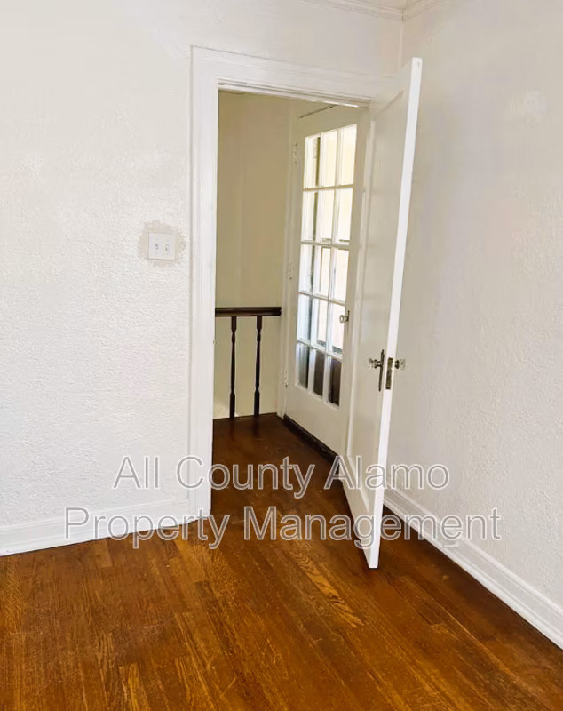 507 Furr Dr San Antonio, TX 78201 photo 5