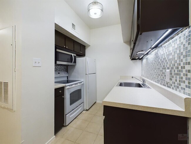 3316 Guadalupe St Austin, TX 78705 photo 5