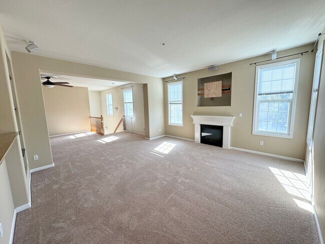 3773 Finnian Way, Dublin, CA 94568 photo 5
